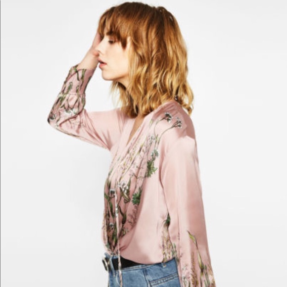 Sold! 😍 NWT Zara Floral Printed Bodysuit Wrap Top - Picture 7 of 8